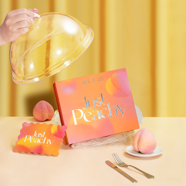  GIFT BOX JUST PEACHY Loli & The Wolf - DD vệ sinh nữ đào 100ml & Nước hoa nữ đào 50ml & Kissing Spray vị đào 